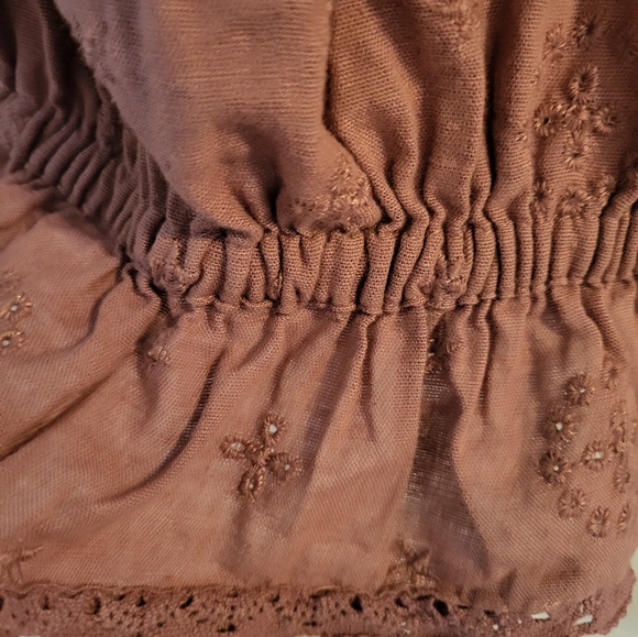 Americain eagle Nice Crochet and ruffle top - Picture 3 of 5